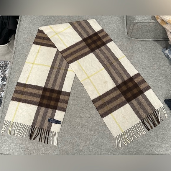 Burberry London Nova Check Cashmere Scarf - Picture 1 of 7